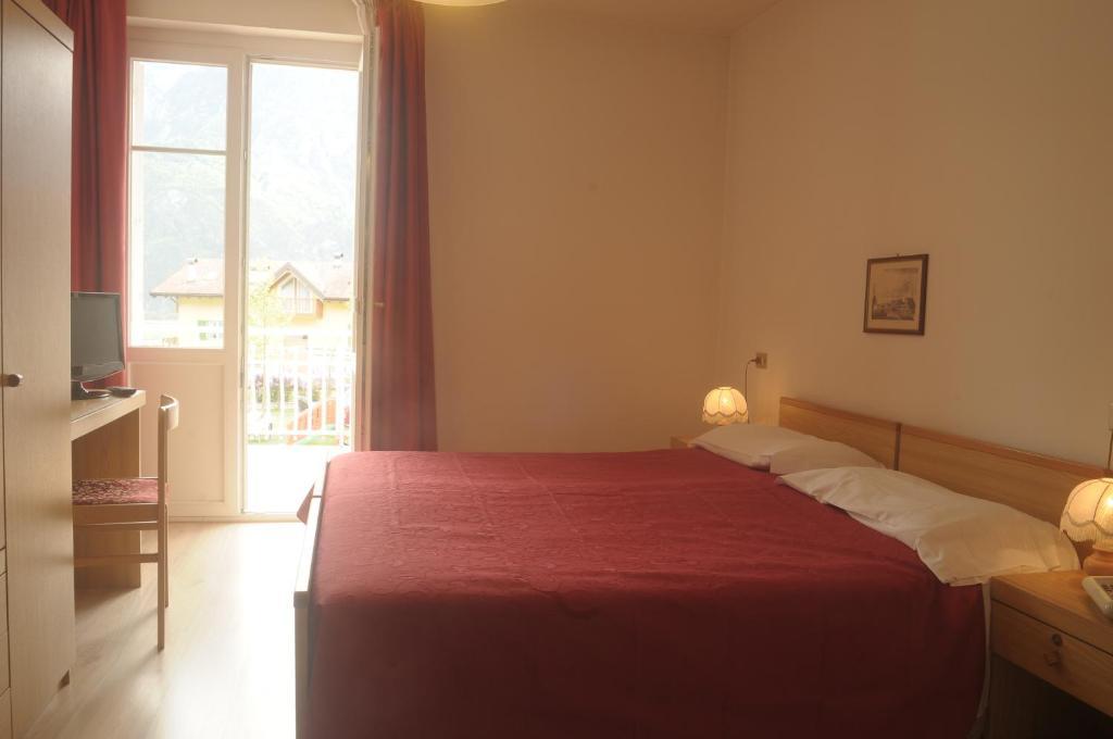 Hotel Bellaria Levico Terme Zimmer foto