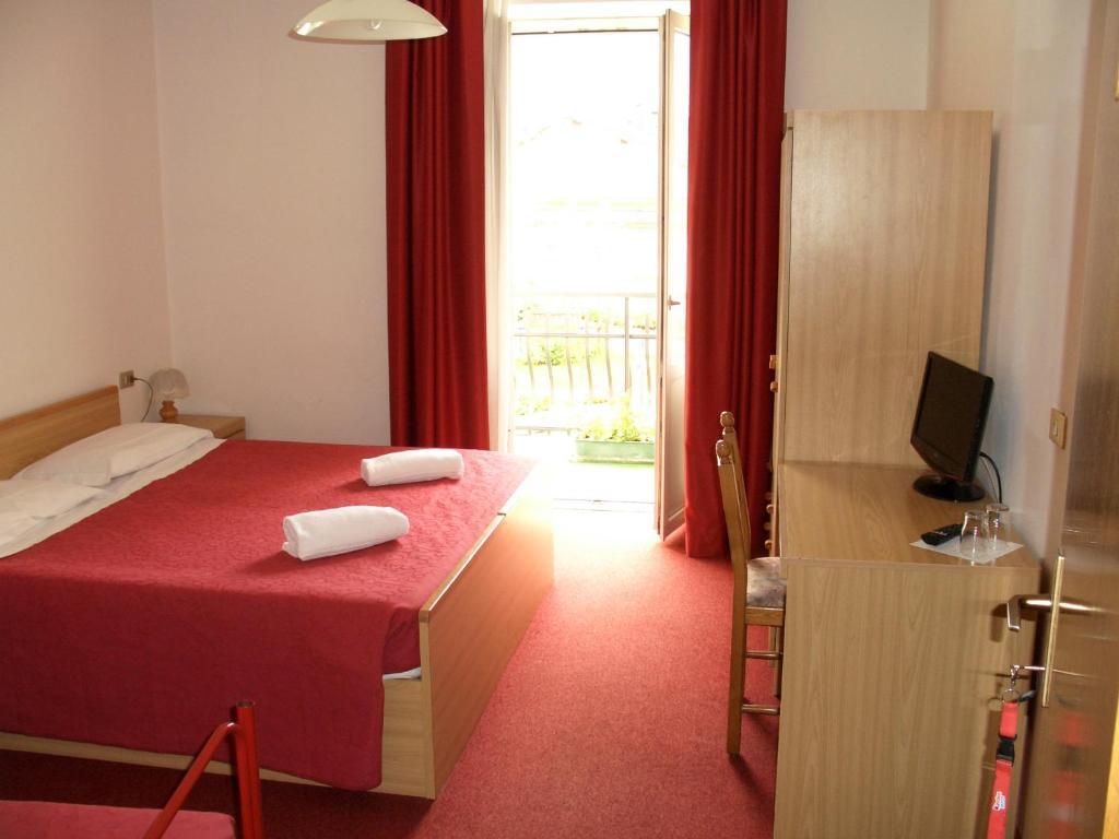 Hotel Bellaria Levico Terme Zimmer foto