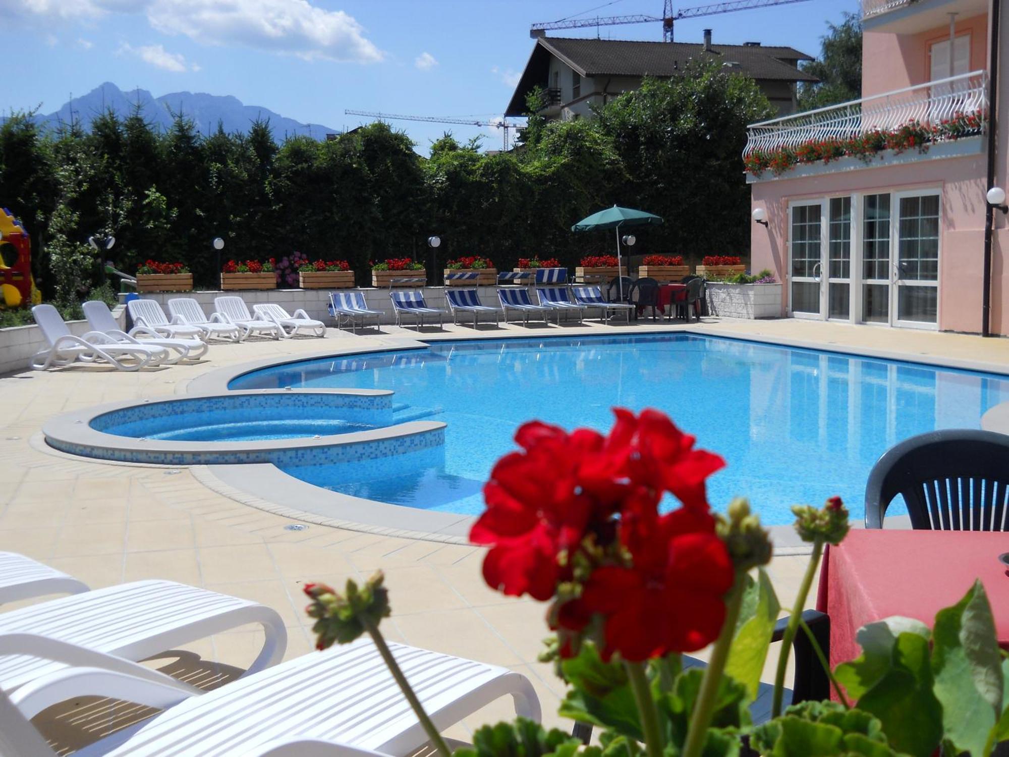 Hotel Bellaria Levico Terme Exterior foto