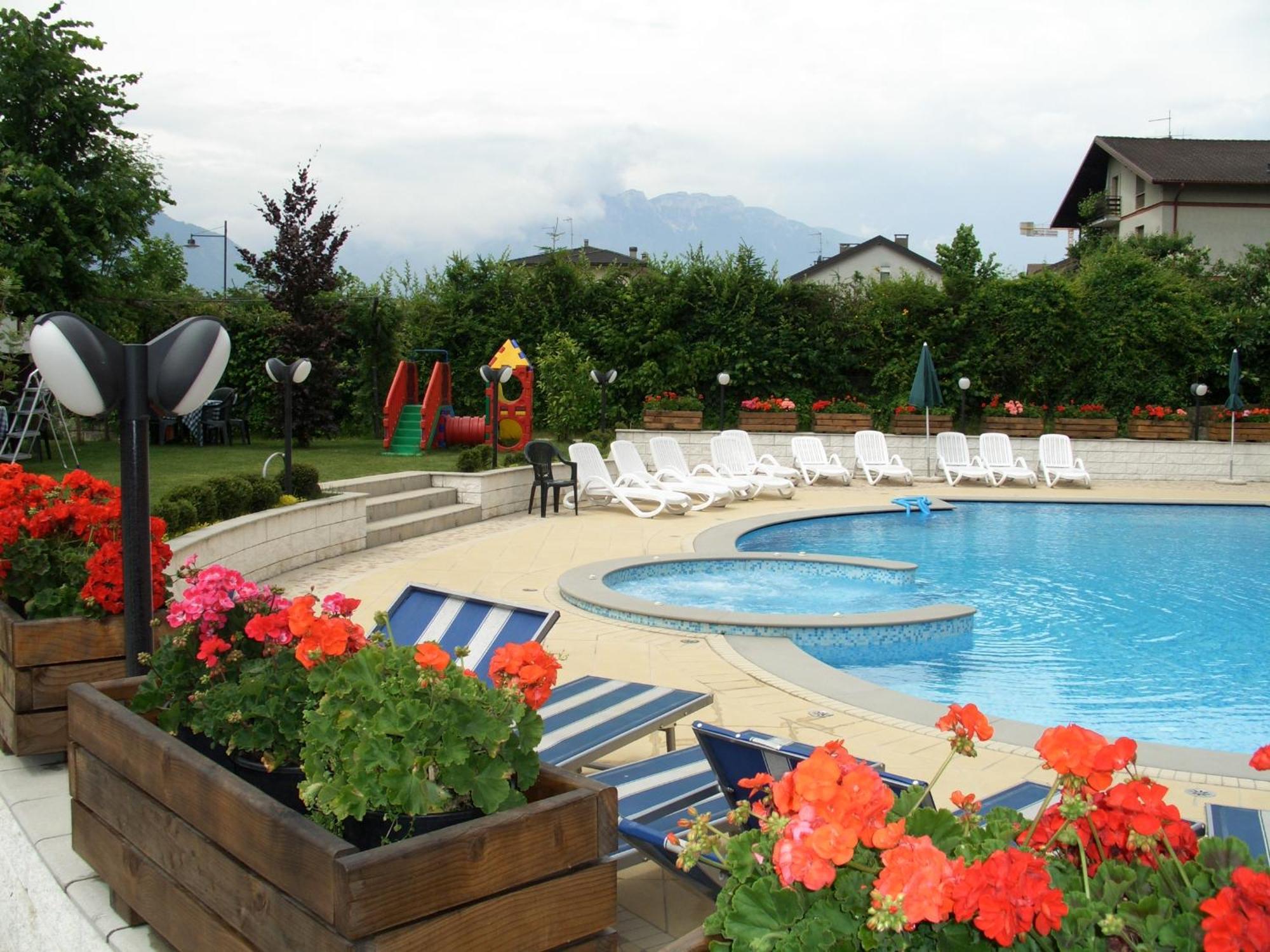 Hotel Bellaria Levico Terme Exterior foto