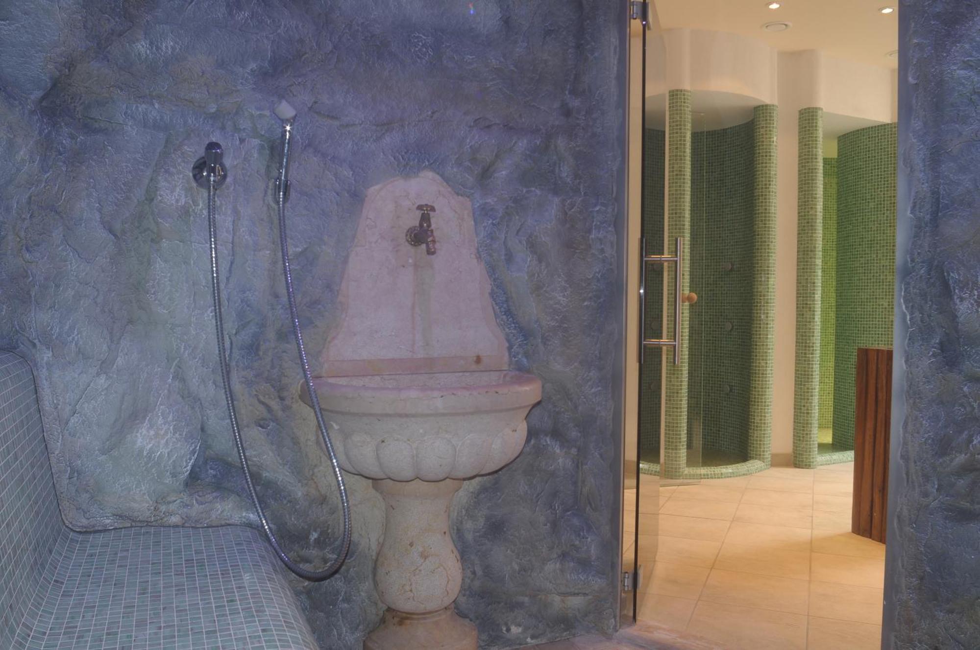 Hotel Bellaria Levico Terme Exterior foto