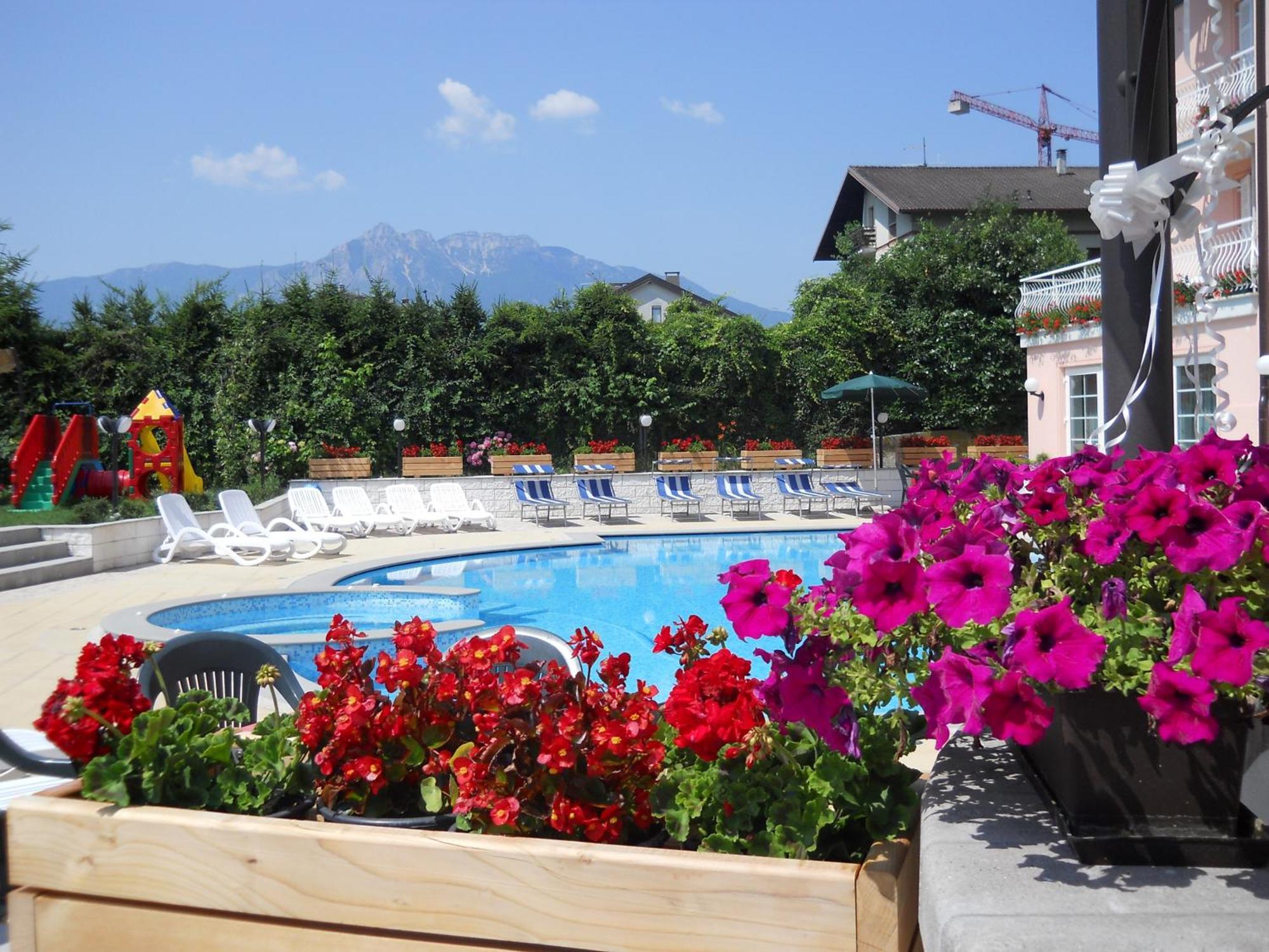Hotel Bellaria Levico Terme Exterior foto