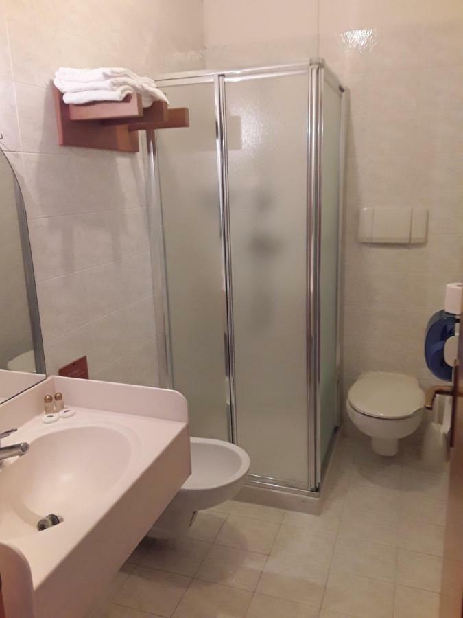 Hotel Bellaria Levico Terme Exterior foto